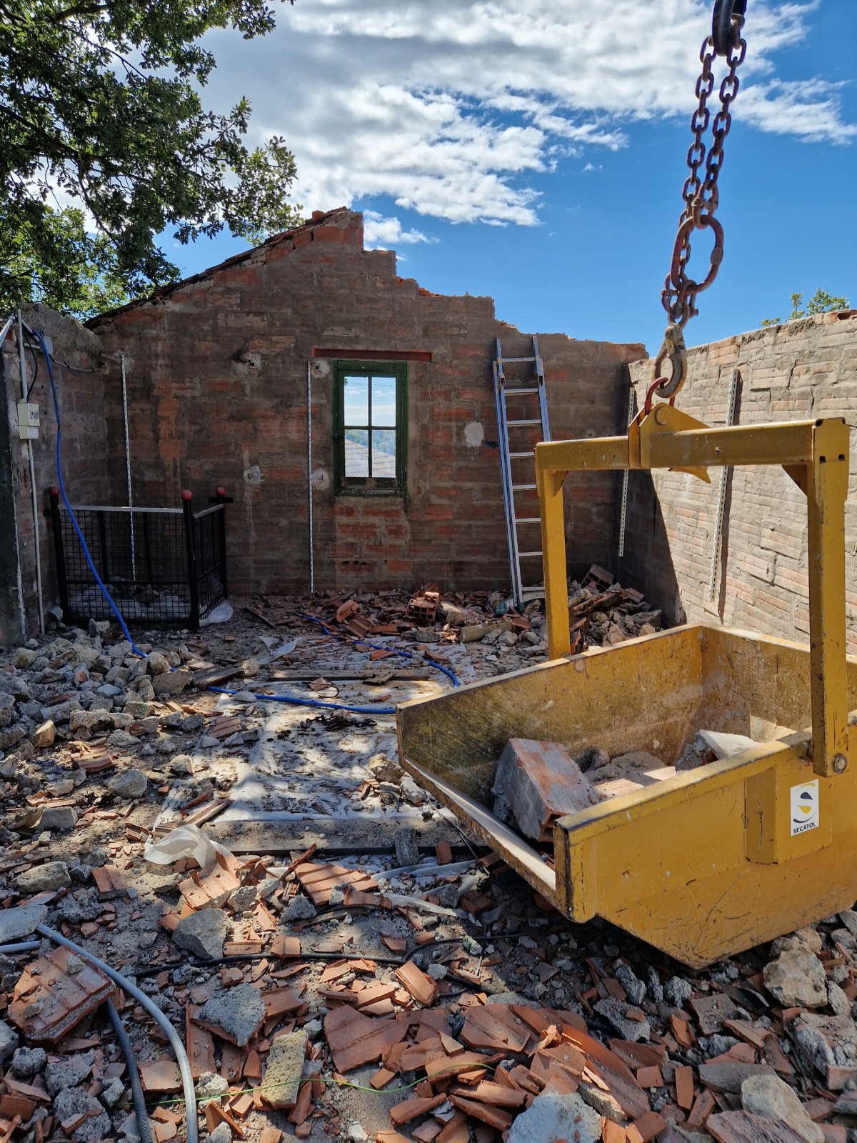 Rénovation et agrandissement d' un garage sur la commune de auriol dans le var (83)