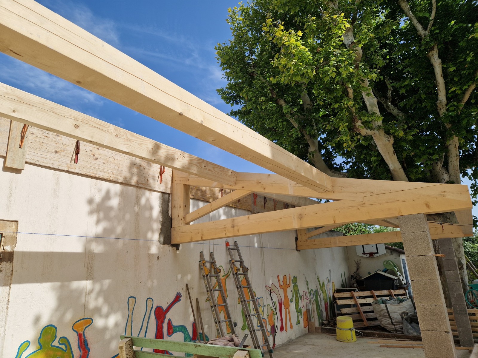 M Charpentes : Votre expert en charpente traditionnelle et couverture en tuile ancienne à La Fare Les Oliviers