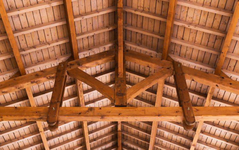 Pourquoi faut-il faire entretenir la charpente d'une maison ?