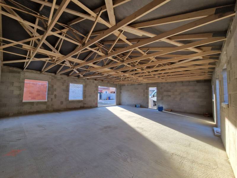 charpente en fermettes industrielles avec ecran sous toiture à manosque 04