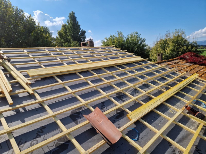 Rénovation d'une toiture sur la  Ville de Cadenet dans le Vaucluse (84)