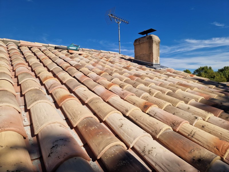 Rénovation d'une toiture sur la  Ville de Cadenet dans le Vaucluse (84)
