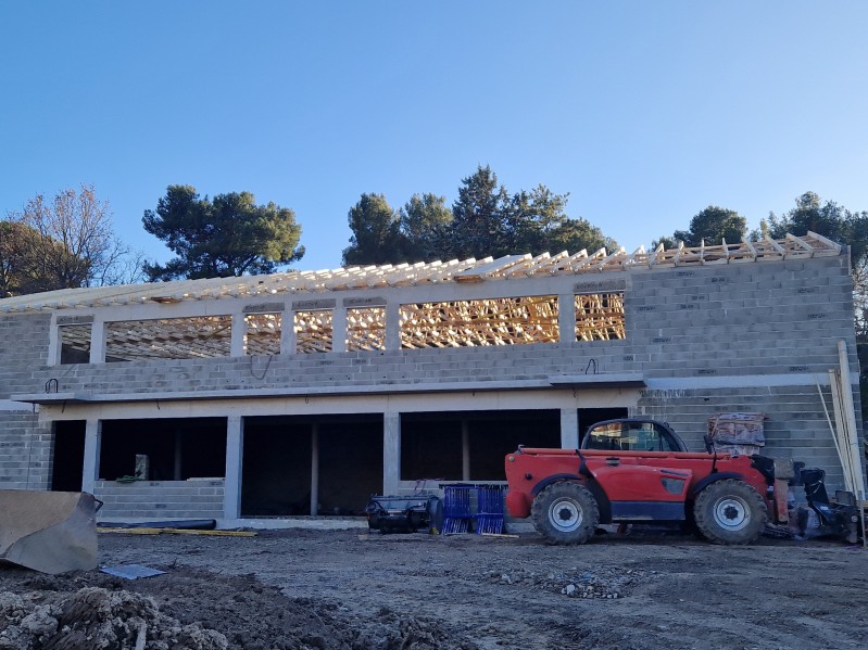 Pose de charpente et couverture à ventabren dans le bouches du Rhône