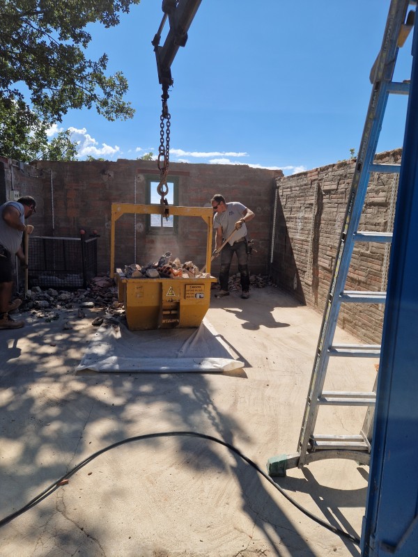 Rénovation et agrandissement d' un garage sur la commune de auriol dans le var (83)