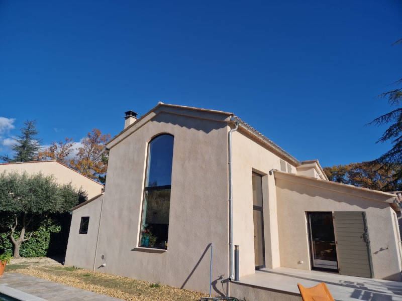 Artisan couvreur pour rénovation de toiture et pose de charpente à Lourmarin : M Charpentes