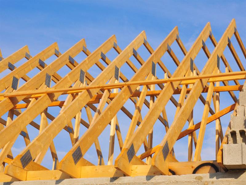 Entreprise spécialisée dans la charpente, couverture, isolation, zinguerie et maçonnerie générale dans le neuf et la rénovation sur Berre L'Etang et ses alentours