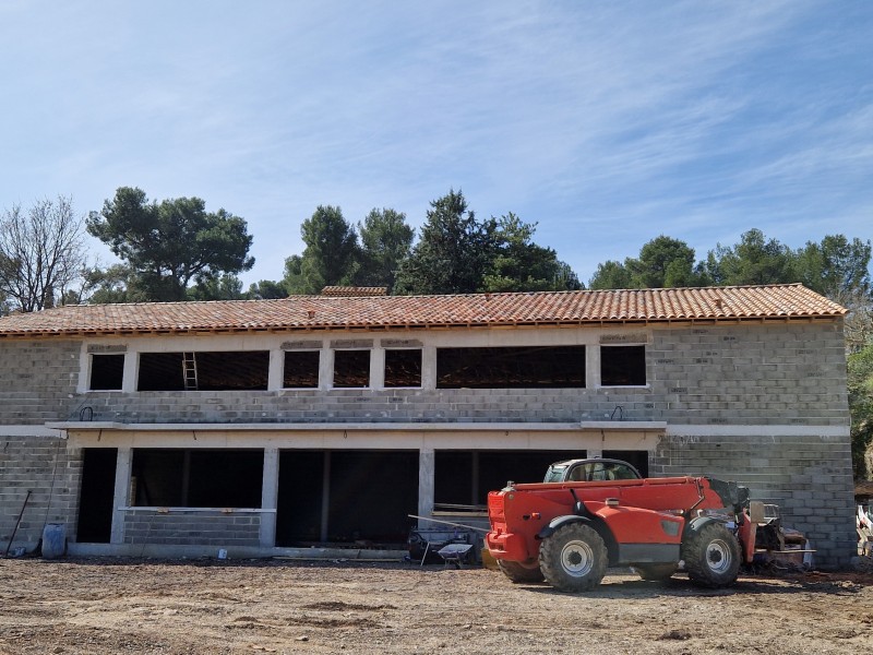 Pose de charpente et couverture à ventabren dans le bouches du Rhône