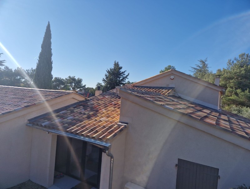 Artisan couvreur pour rénovation de toiture et pose de charpente à Lourmarin : M Charpentes