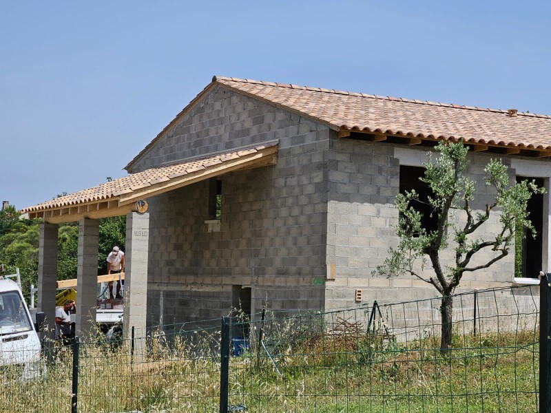Artisan Charpentier pour Pose d’Auvent et Charpente Bois à Manosque (04)